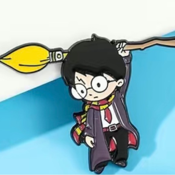 Harry Potter Pin - Picture 2 of 5